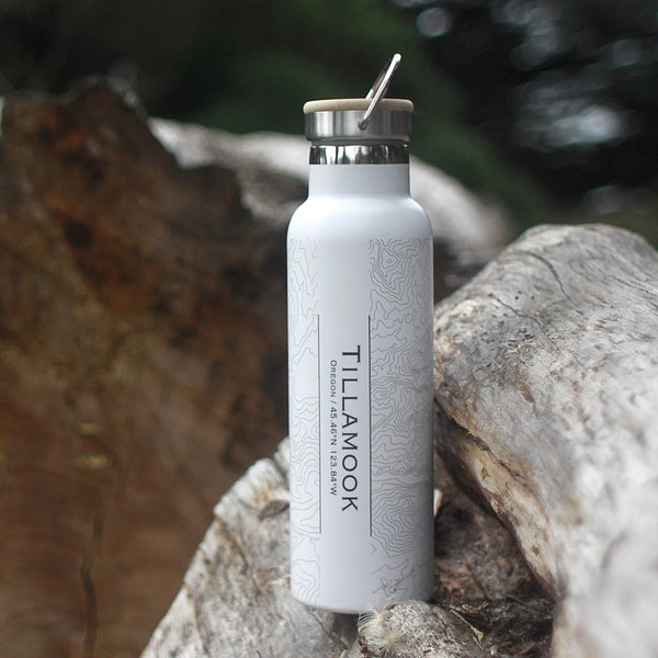 Tillamook Oregon Custom Engraved City Map Inscription Coordinates on 20oz Stainless Steel Insulated Bottle with Bamboo Top in White