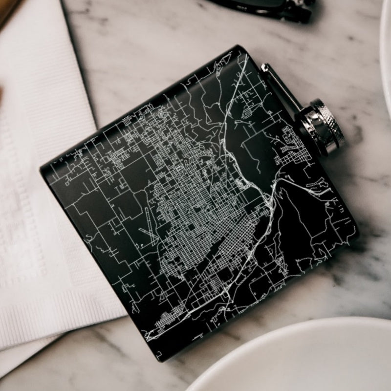 Yakima - Washington Map Hip Flask in Matte Black